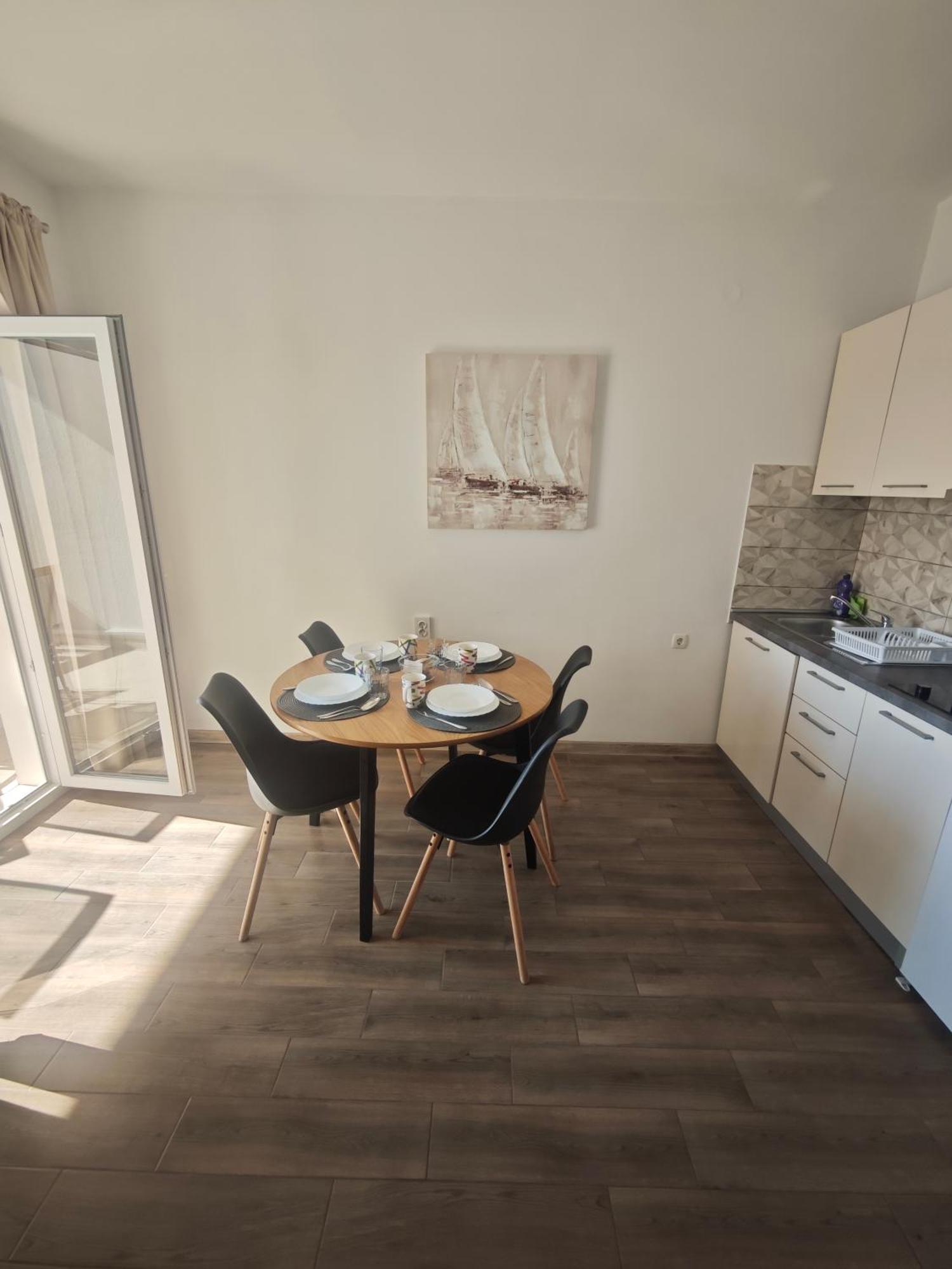 Ruza Rg Rogoznica (Sibenik-Knin)